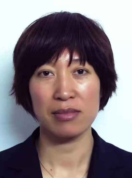 夏英英